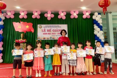 RỰC RỠ SẮC MÀU NGÀY LỄ BẾ GIẢNG NĂM HỌC 2025 – 2026: TẠM BIỆT MÙA HÈ, CHÀO NĂM HỌC MỚI!